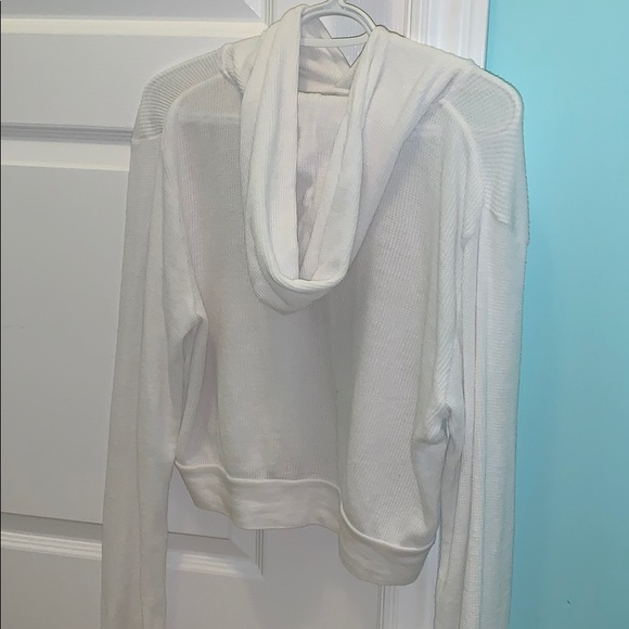 White Brandy Melville long sleeve - Picture 2 of 3